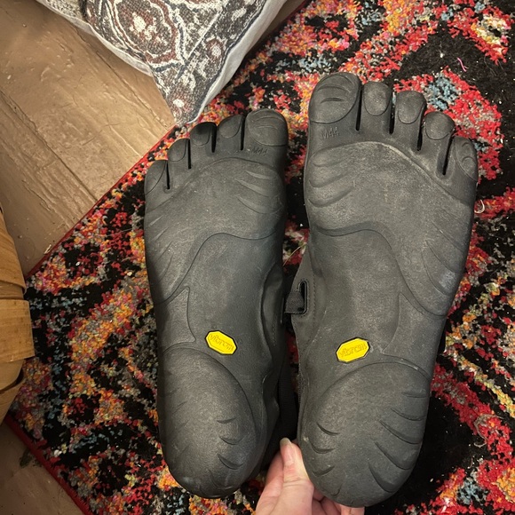 Vibram Women’s W148 Finger Athletic Shoes - Picture 2 of 2